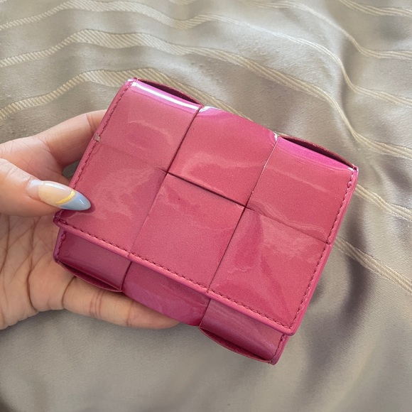 Bottega Veneta Metallic Pink Tri-fold Zip Wallet - Picture 6 of 6